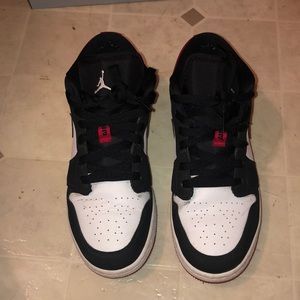 Jordan 1 low red and white